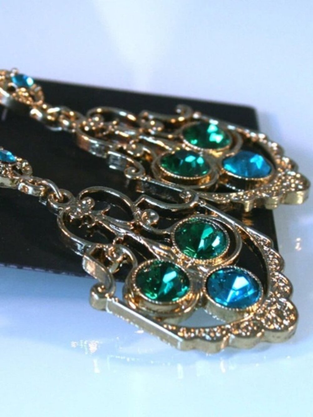 1928 JEWELRY Antiqued Gold Victorian Filigree Blue & Green Crystal Earrings**NEW - Picture 3 of 3